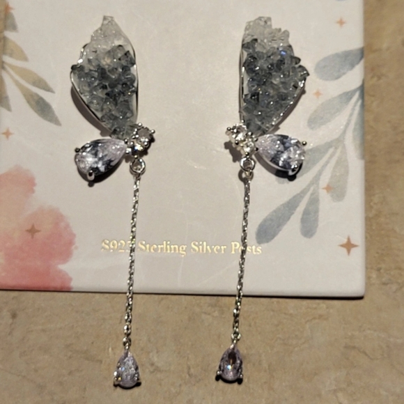 La Meno butterfly earrings - Picture 2 of 4